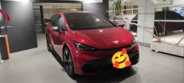 Cupra Born Rouge Nacré V de Raphaël