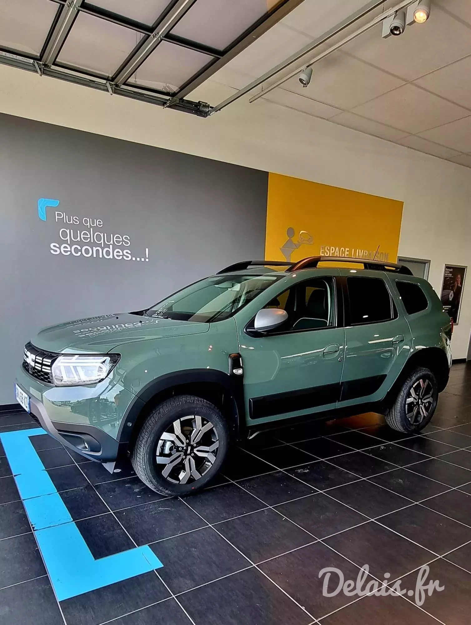 Dacia Duster Kaki Lichen Journey