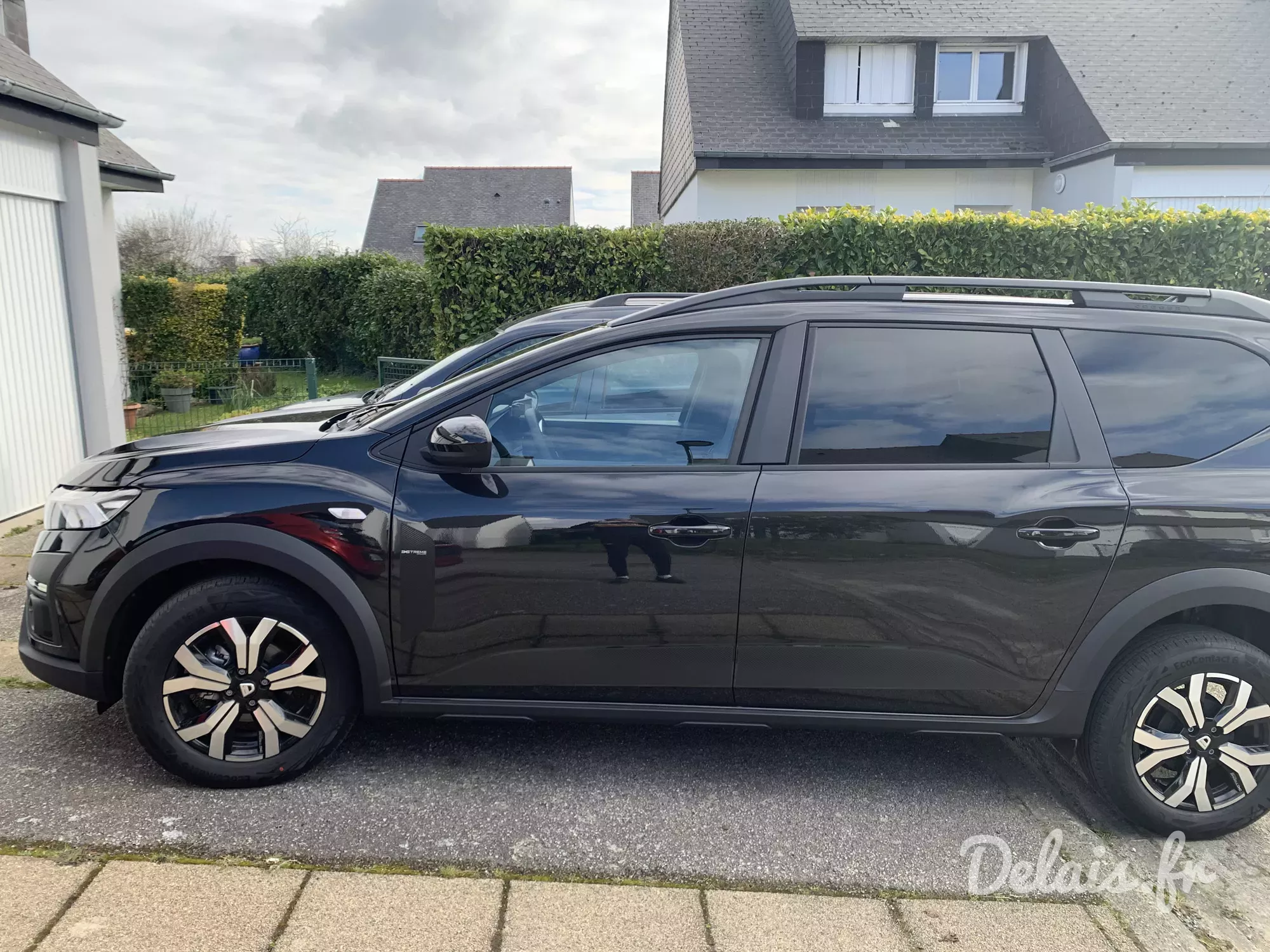 Dacia Jogger Noir Nacré Extreme 5 Places