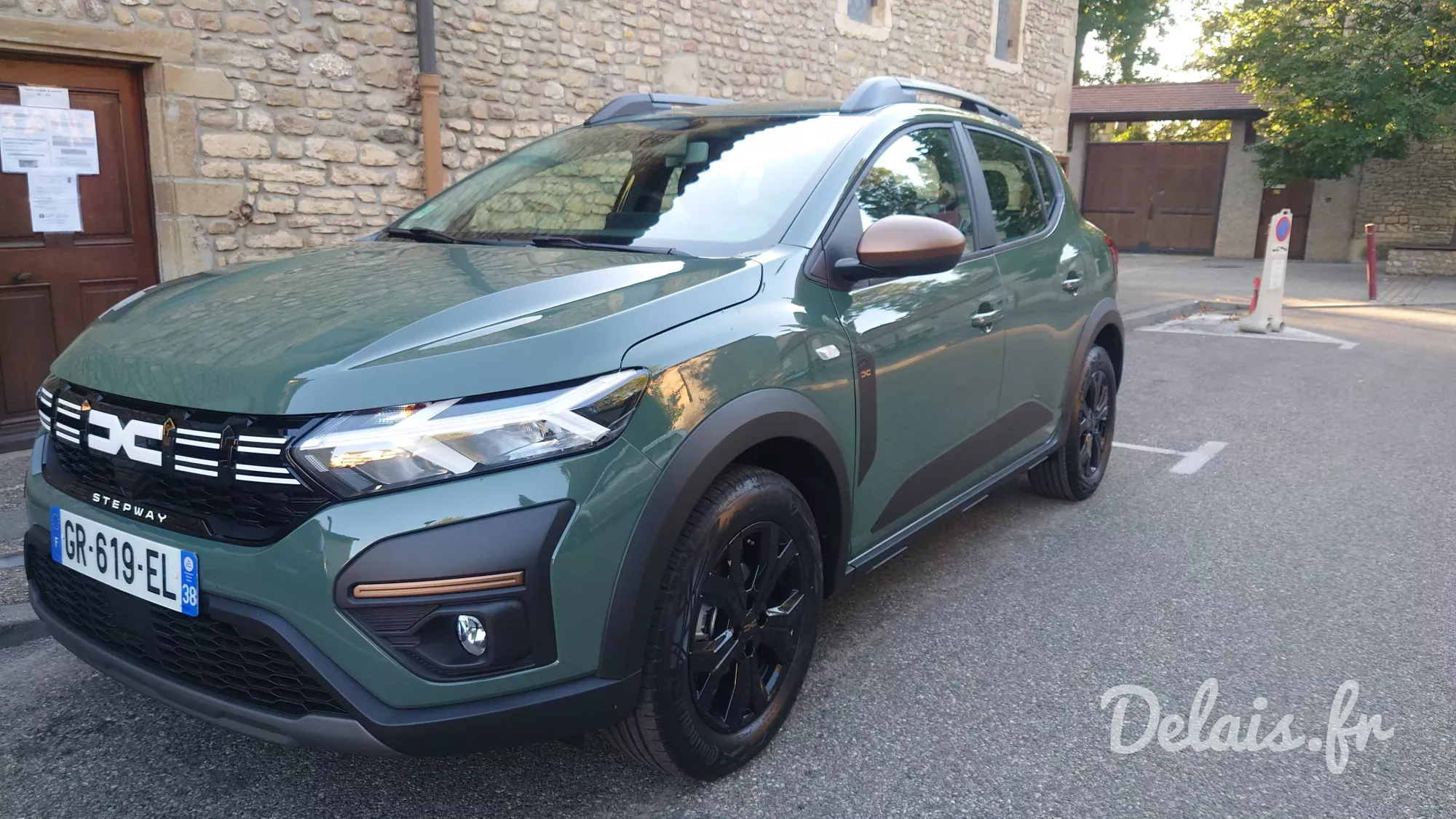 Dacia Sandero Kaki Lichen Stepway Extreme