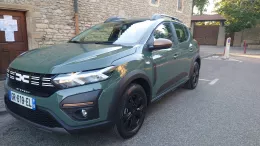 Dacia Sandero Kaki Lichen Stepway Extreme de Cams38
