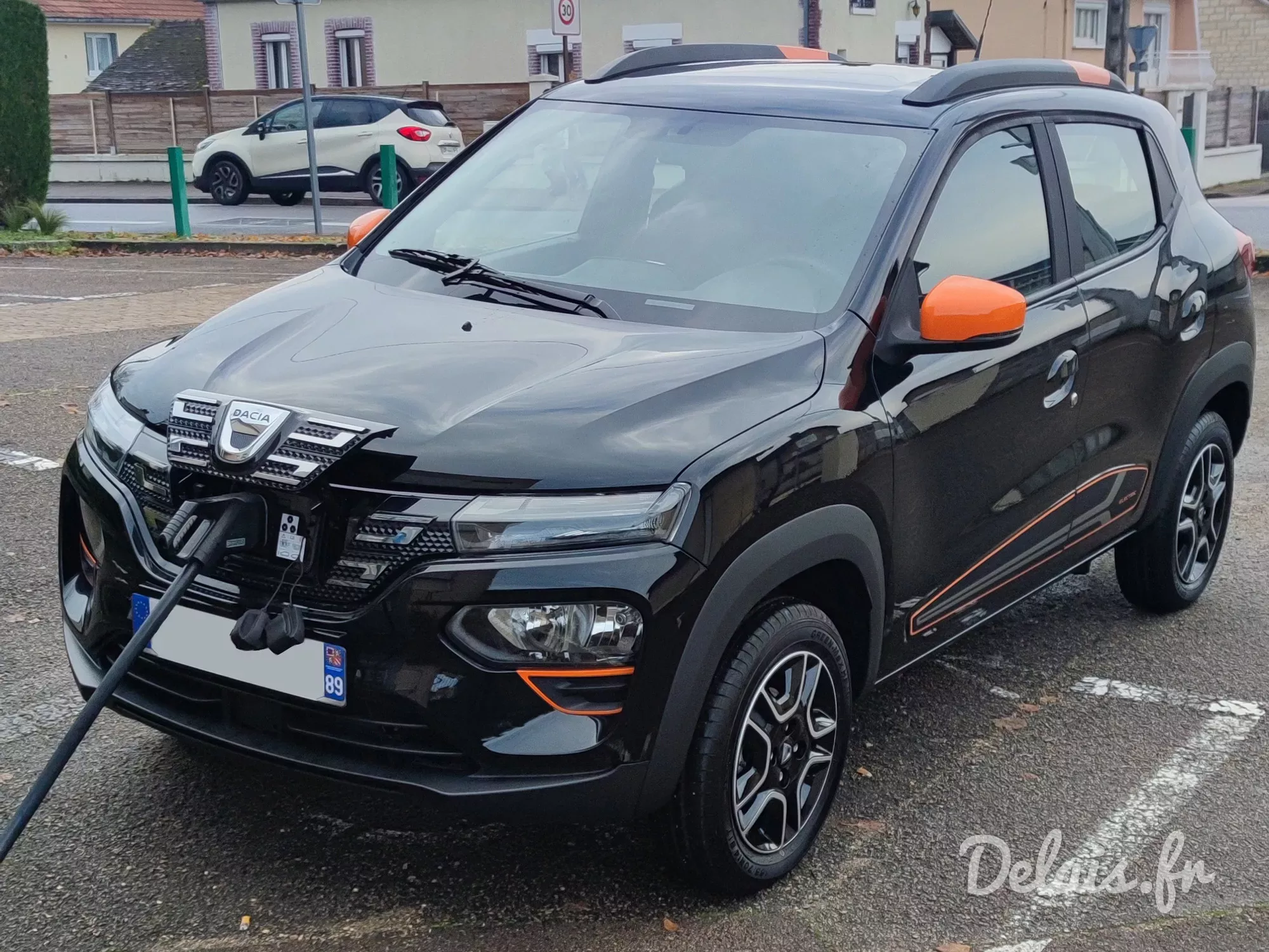 Dacia Spring Noir Magma Confort Plus