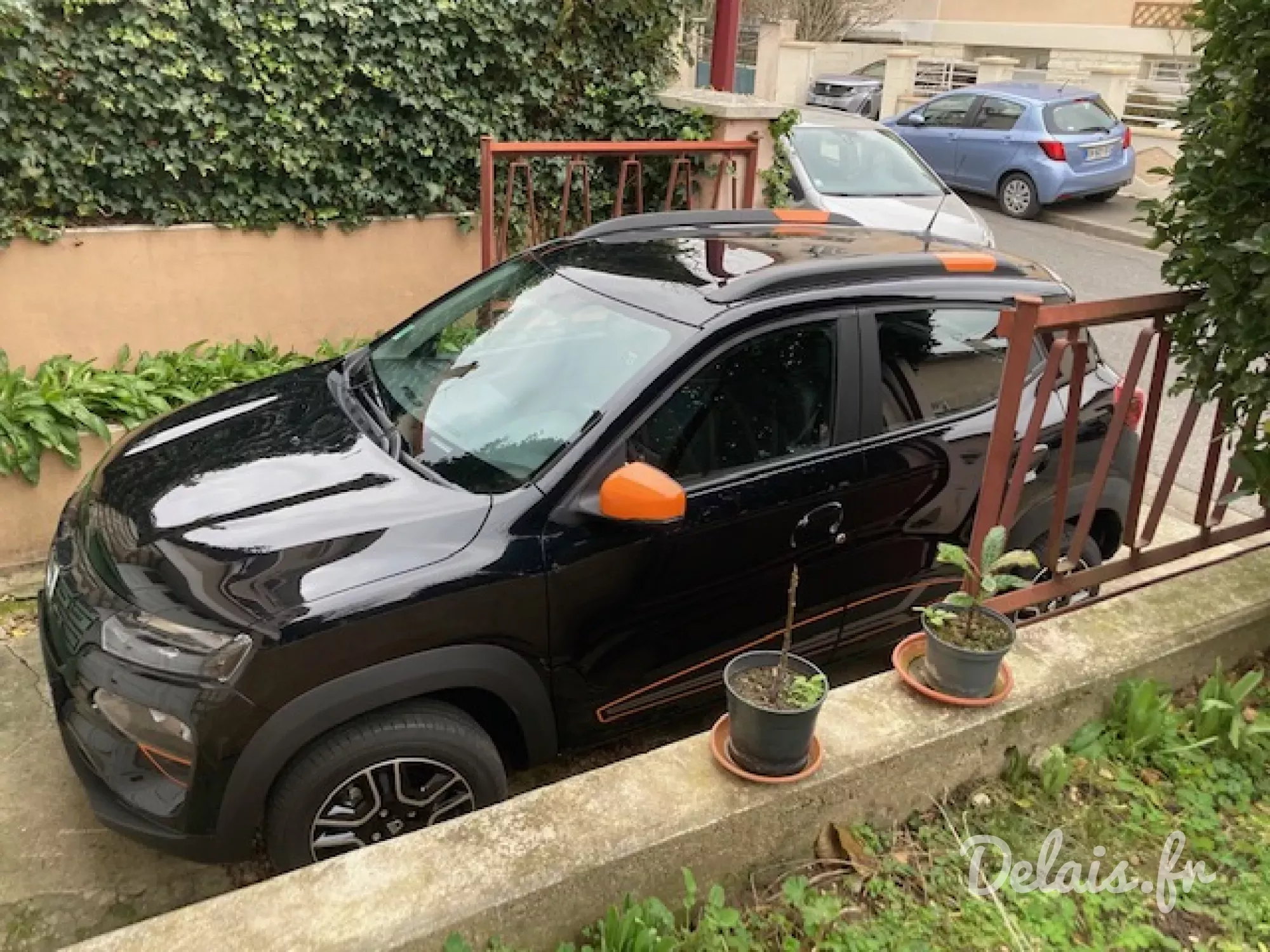 Dacia Spring Noir Magma Confort Plus