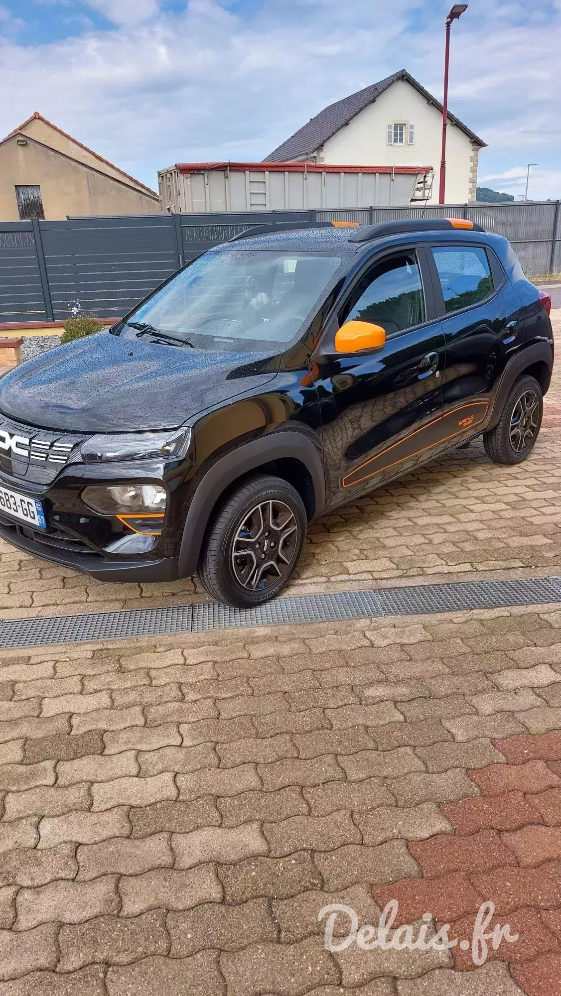 Dacia Spring Noir Magma Expression