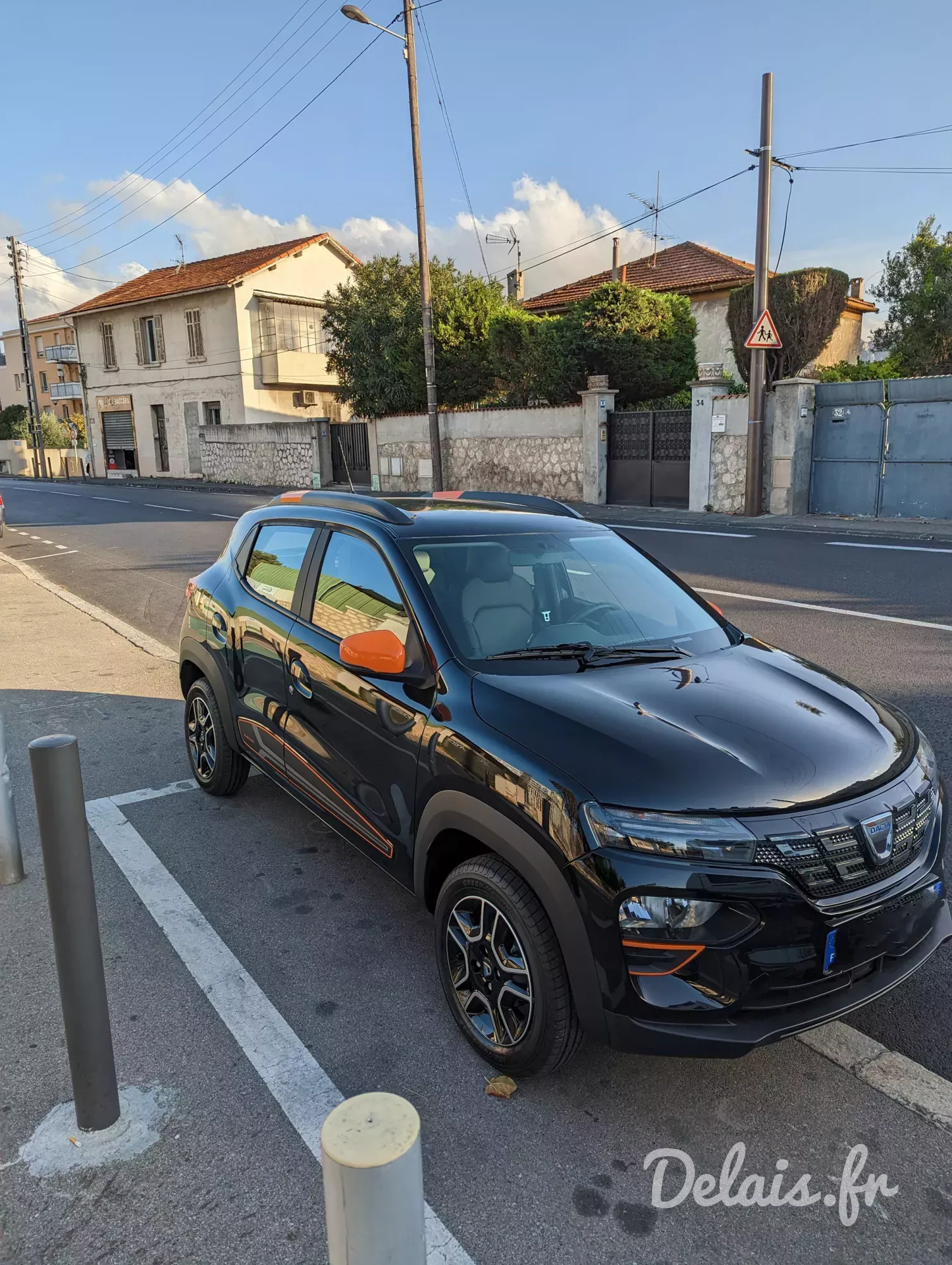 Dacia Spring Noir Magma Confort Plus