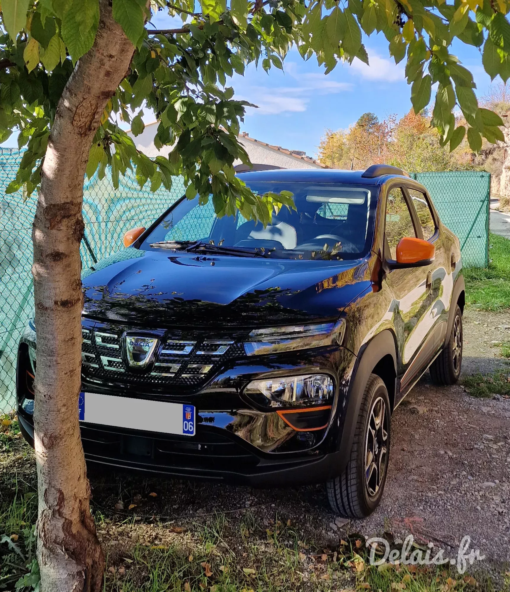 Dacia Spring Noir Magma Confort Plus