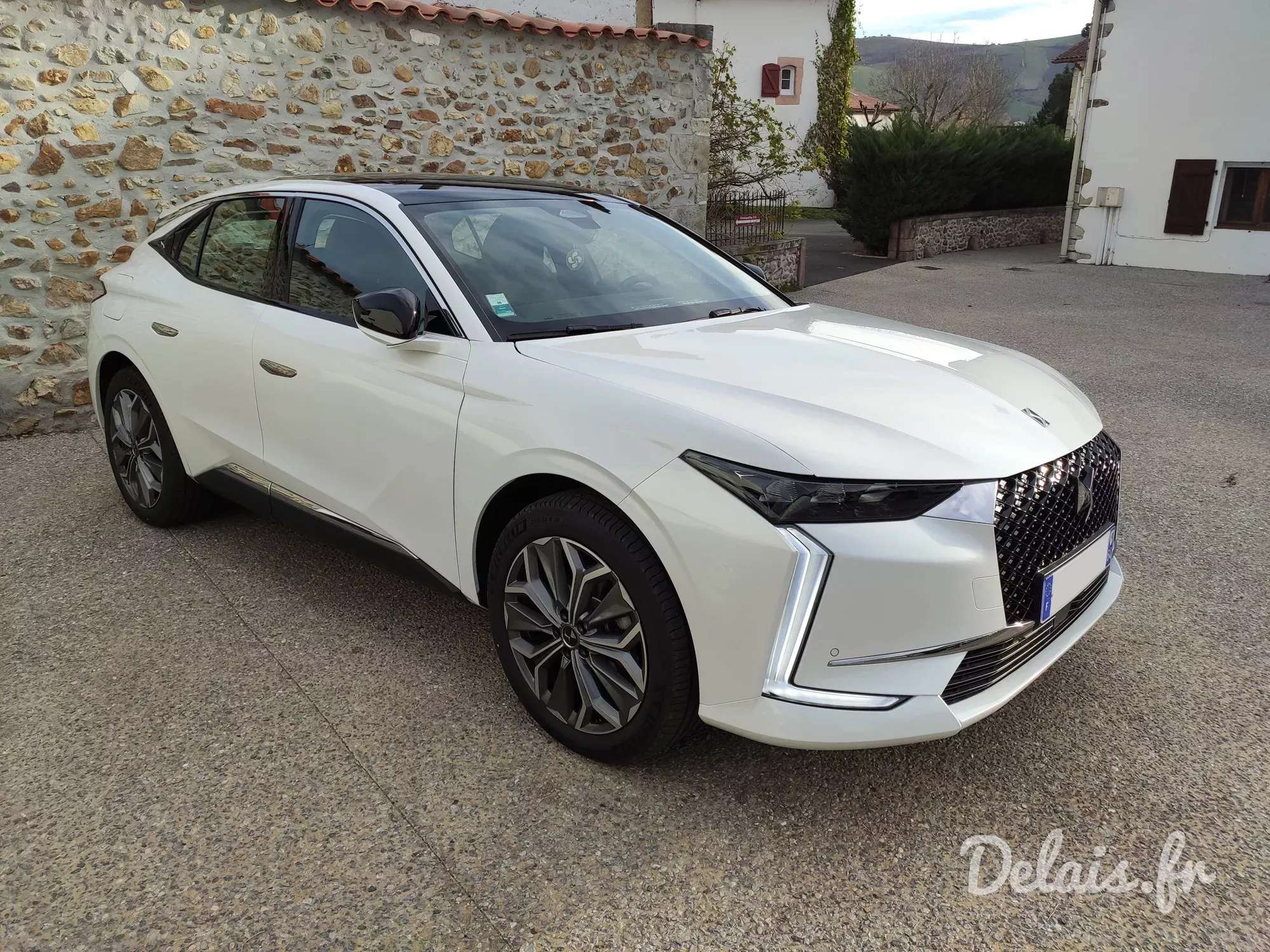 DS4 Blanc Nacré Trocadero