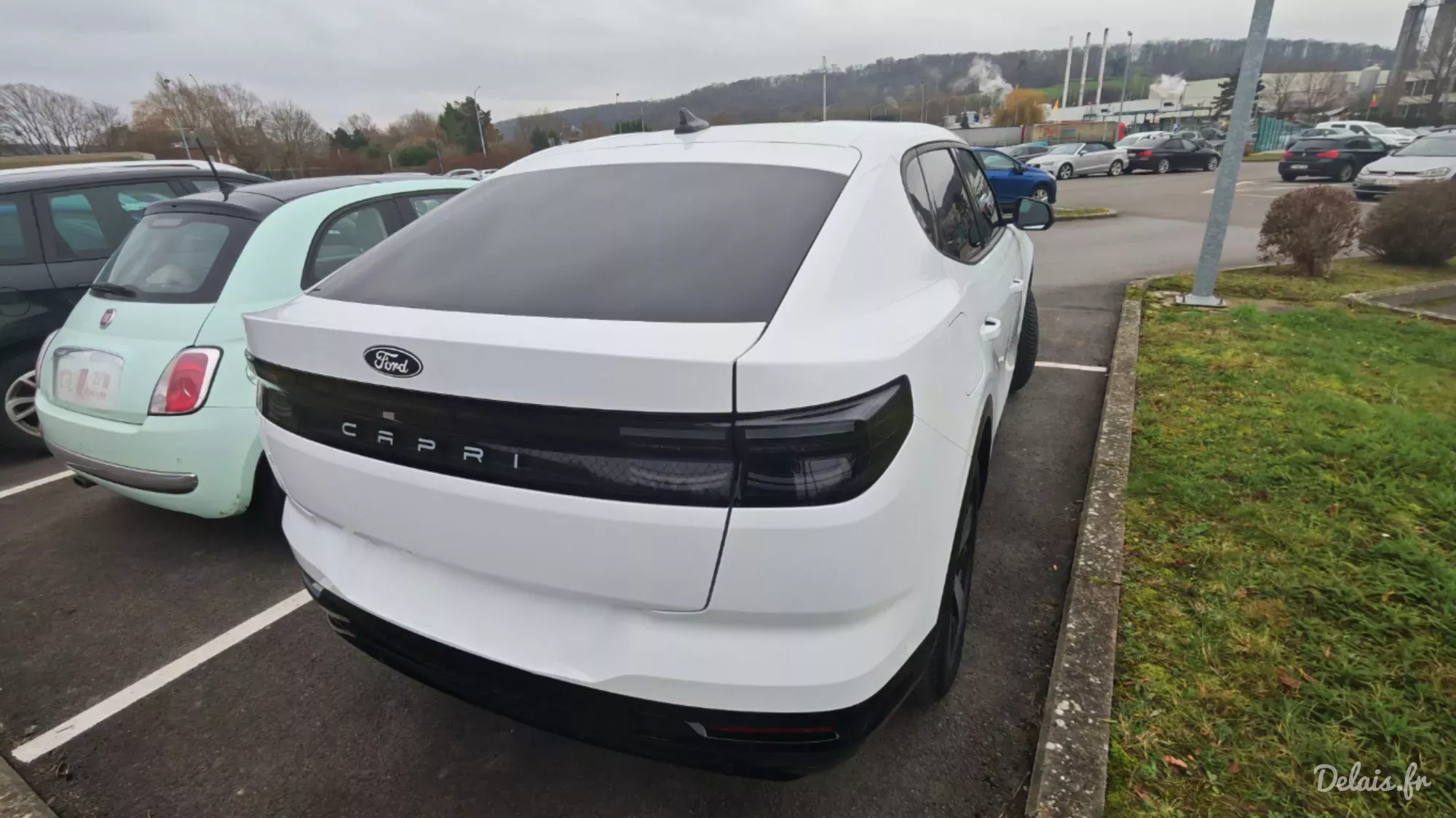 Ford Capri Blanc Glacier Select