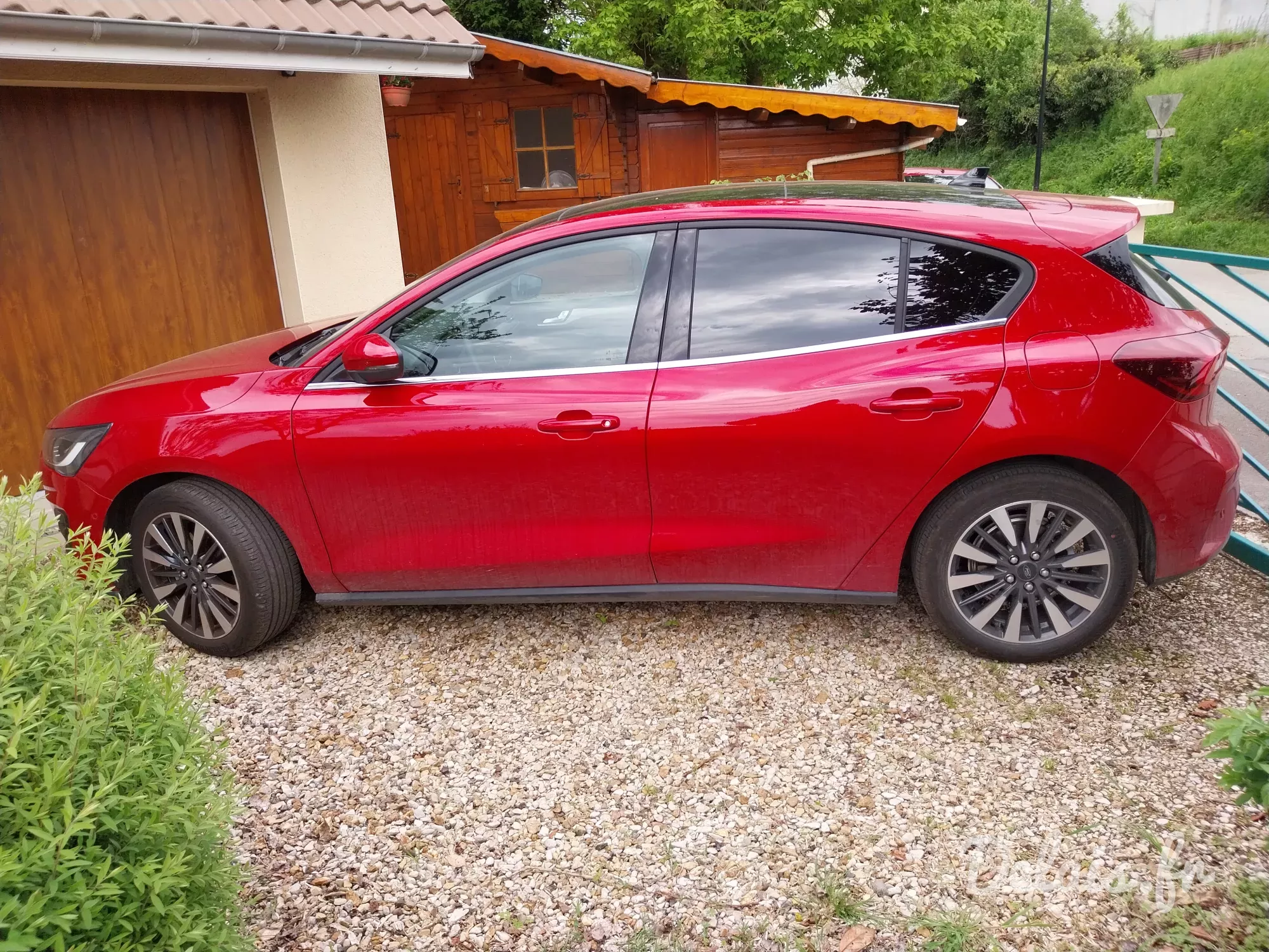 Ford Focus Rouge Lucid Titanium X Business
