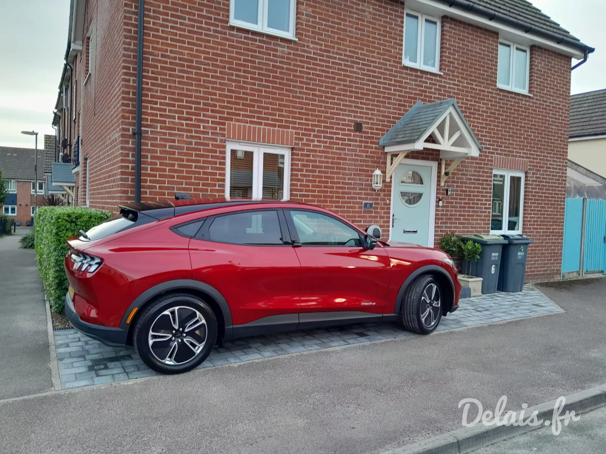 Ford Mustang Mach-E Rouge Lucid Base