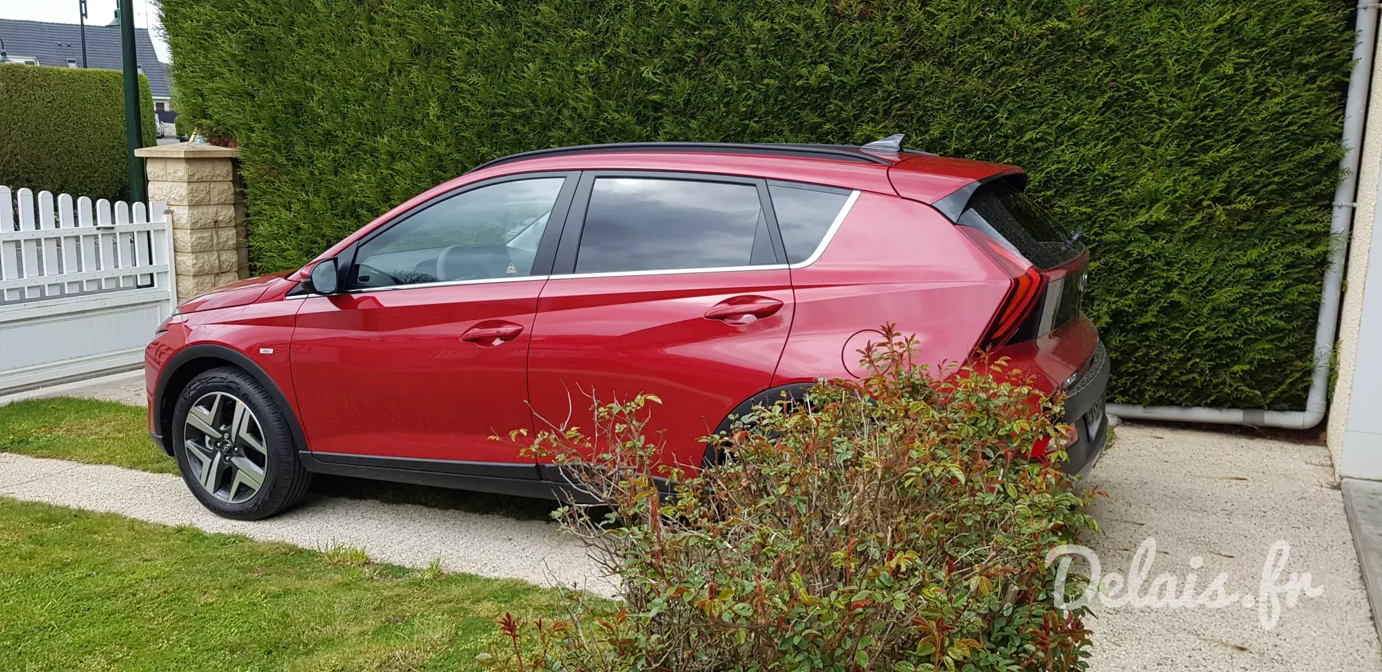 Hyundai Bayon Dragon Red Creative