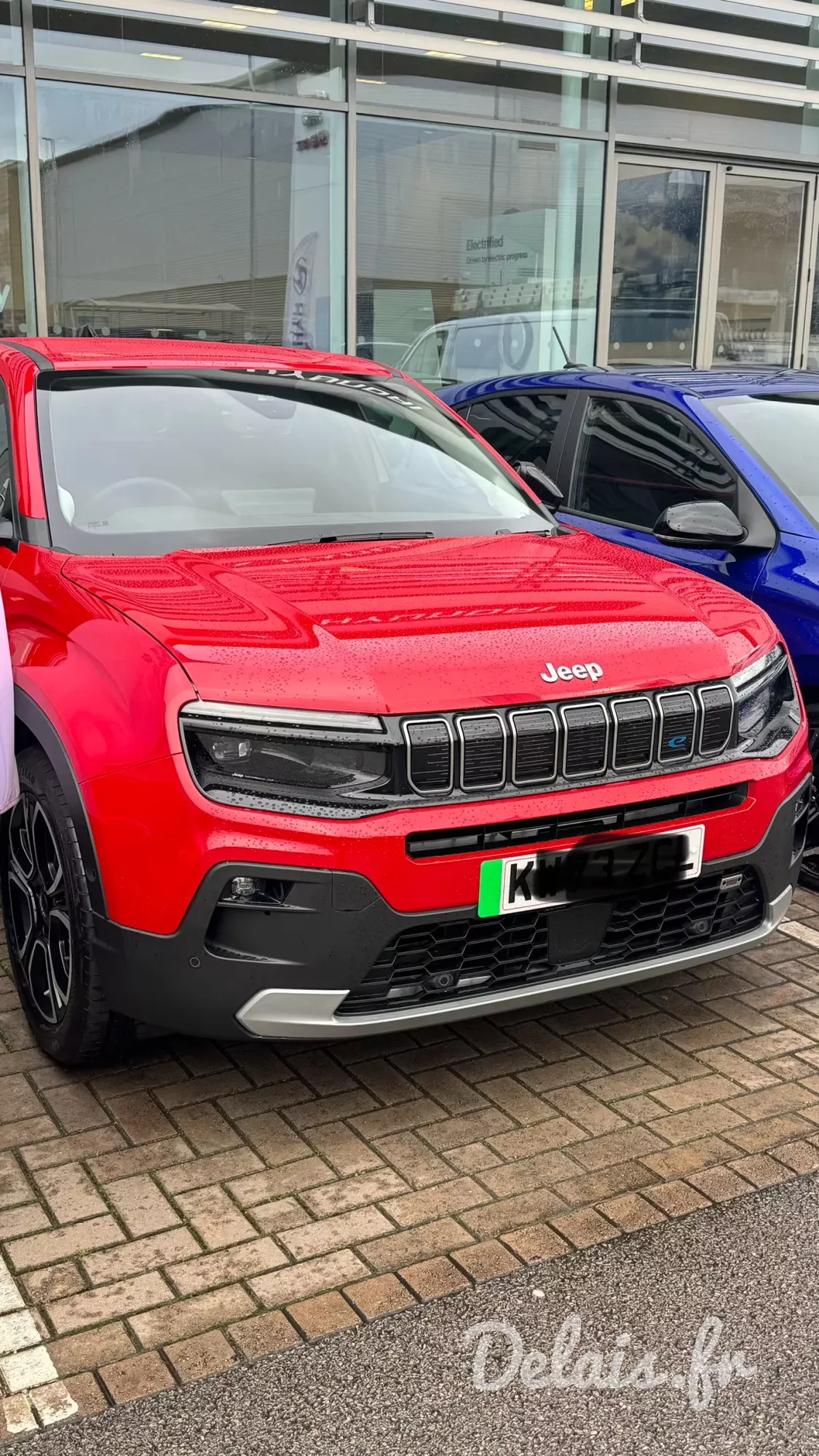 Jeep Avenger Ruby Red Summit