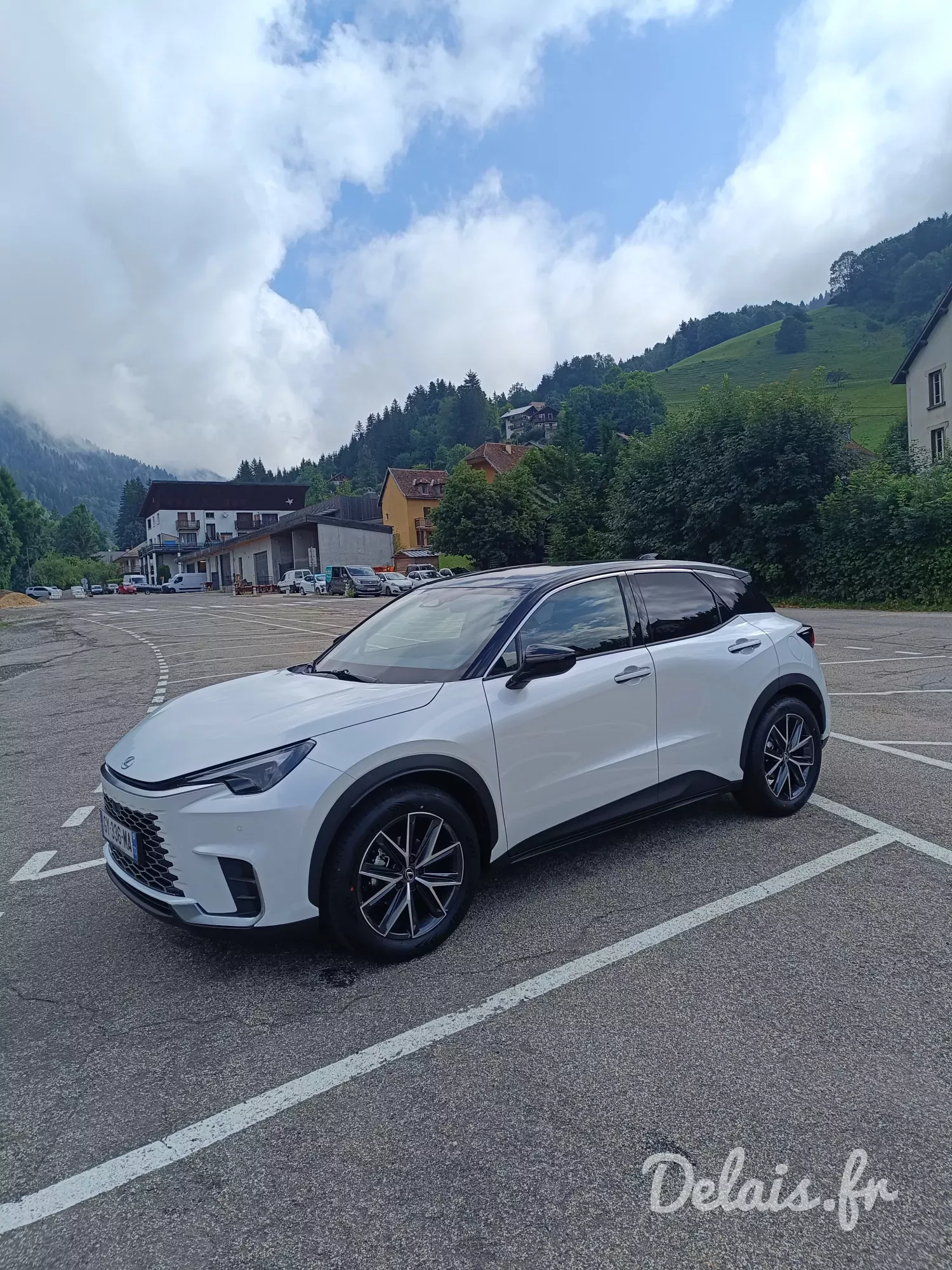 Lexus LBX Blanc Arctique Emotion