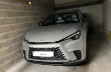 Lexus LBX Gris Aluminium Elegant de Kervourden