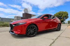 Mazda 3 Soul Red Crystal Exclusive-Line de sloteur