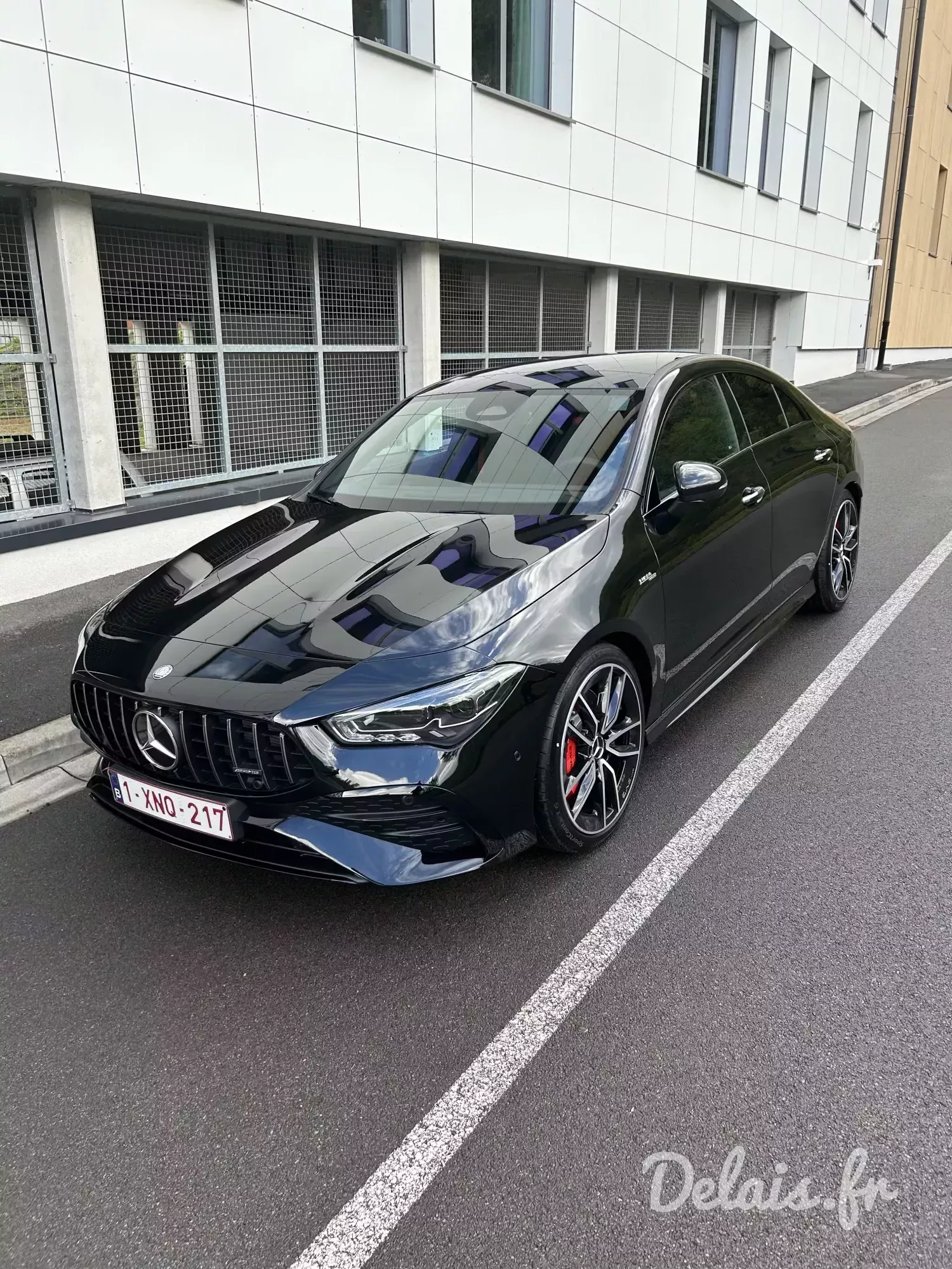 Mercedes CLA Shooting Brake Noir Cosmos AMG