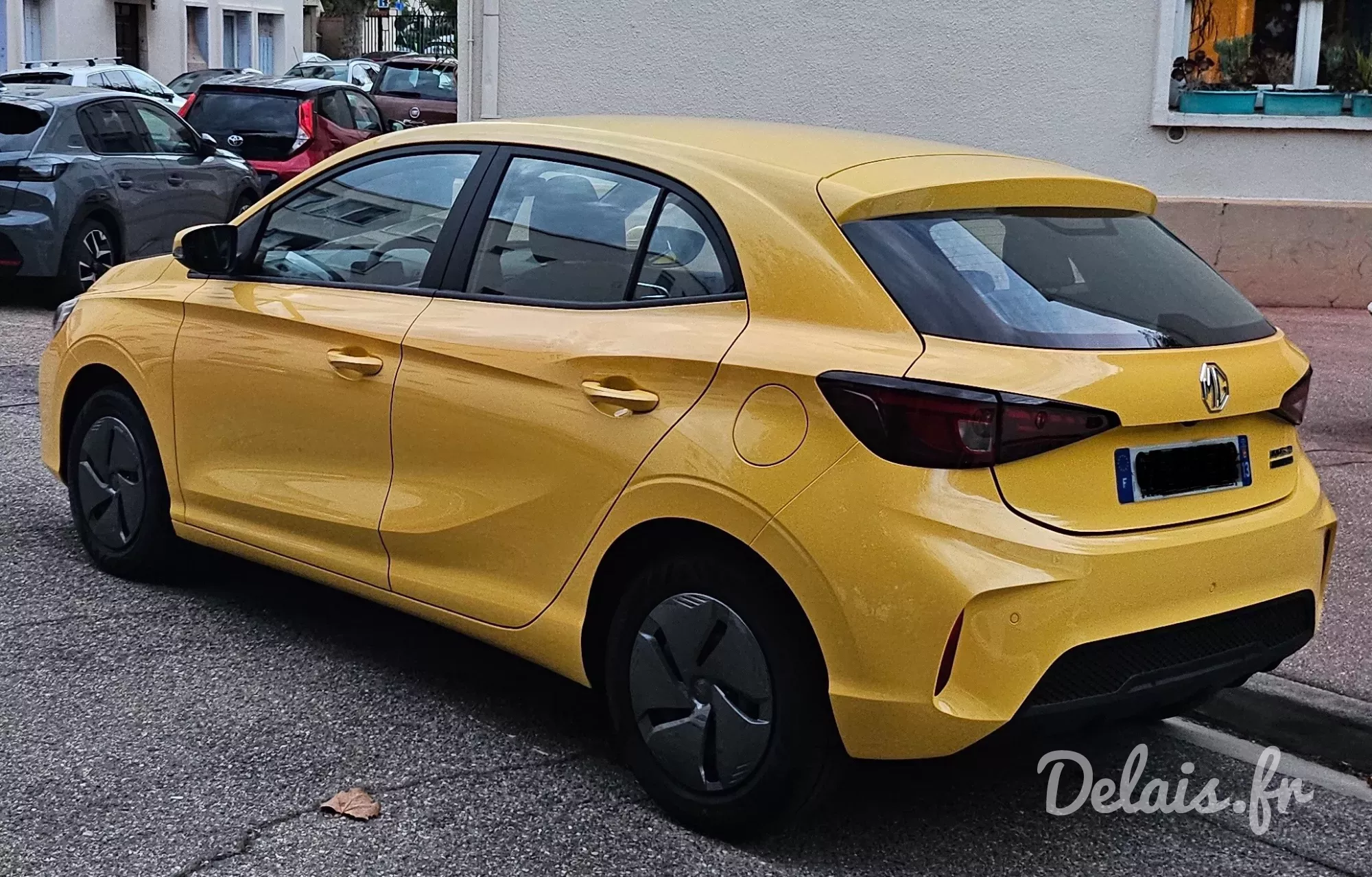 MG3 Pastel Yellow Standard