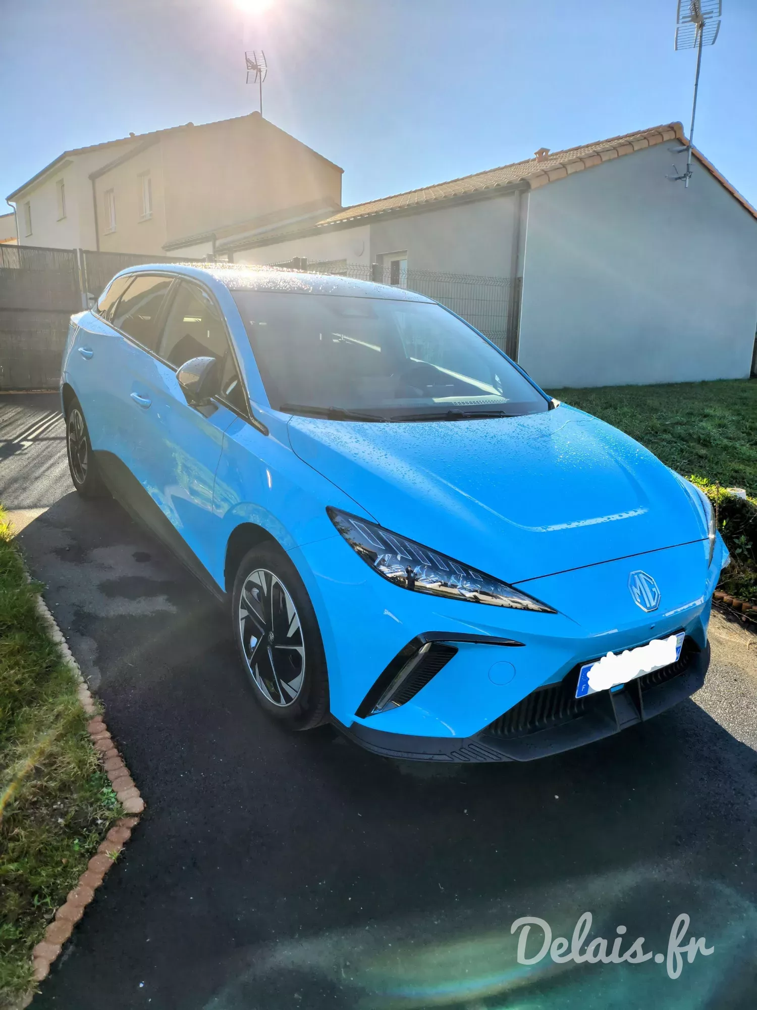 MG4 Brighton Blue Luxury