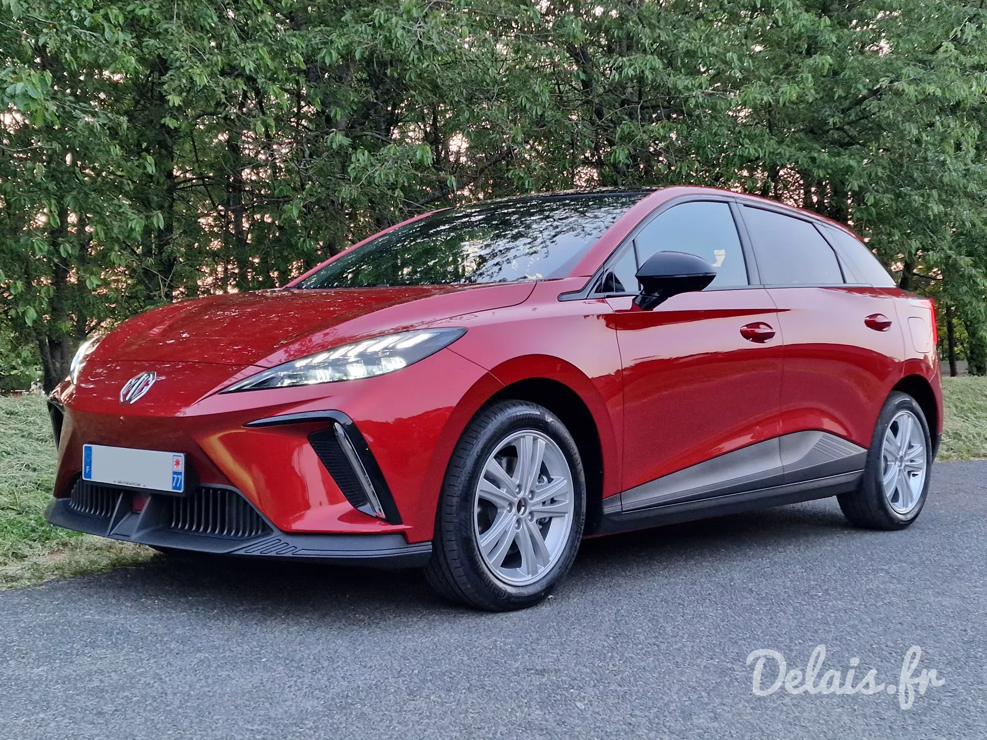MG4 Diamond Red Luxury