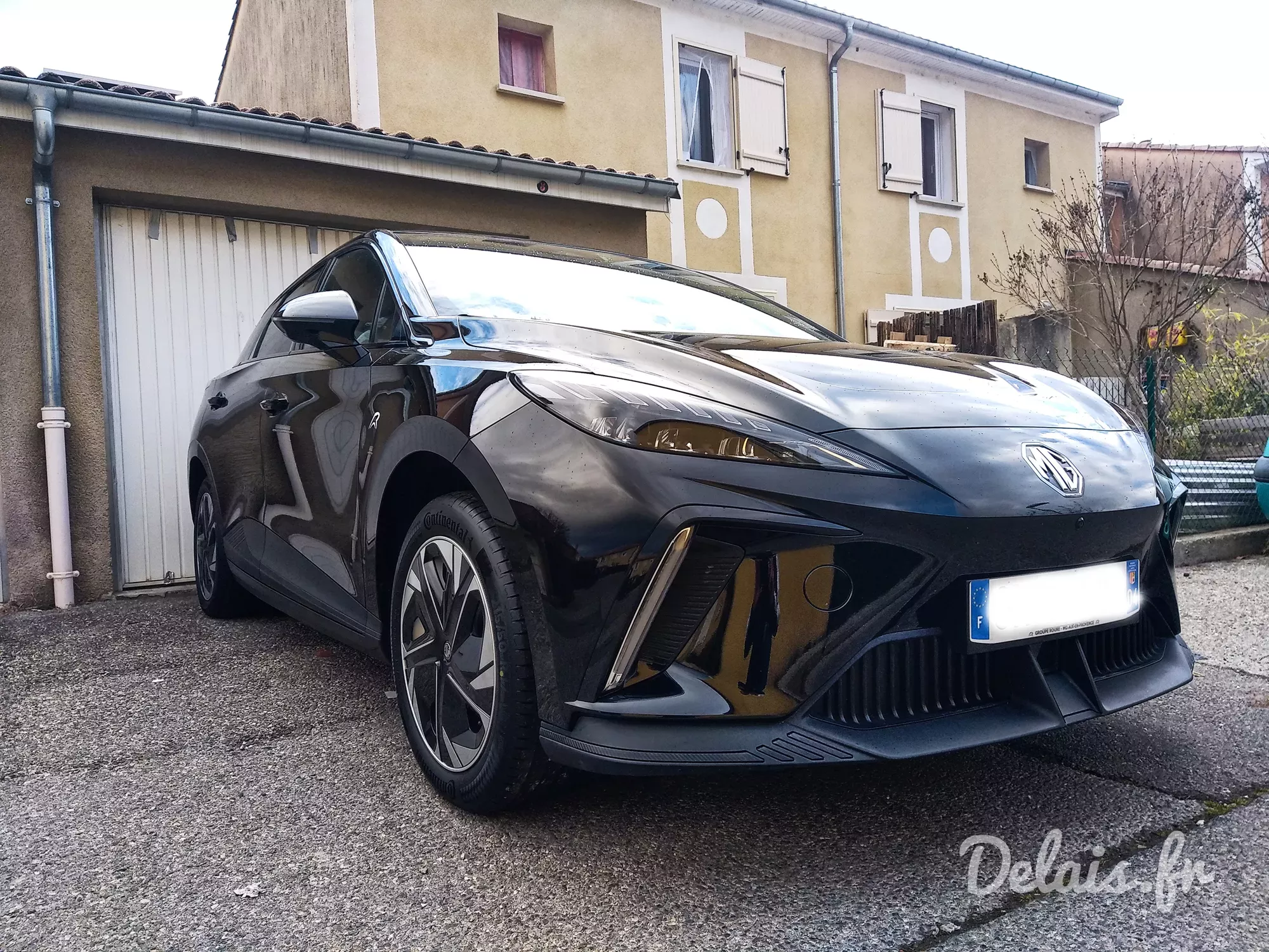 MG4 Pebble Black Luxury