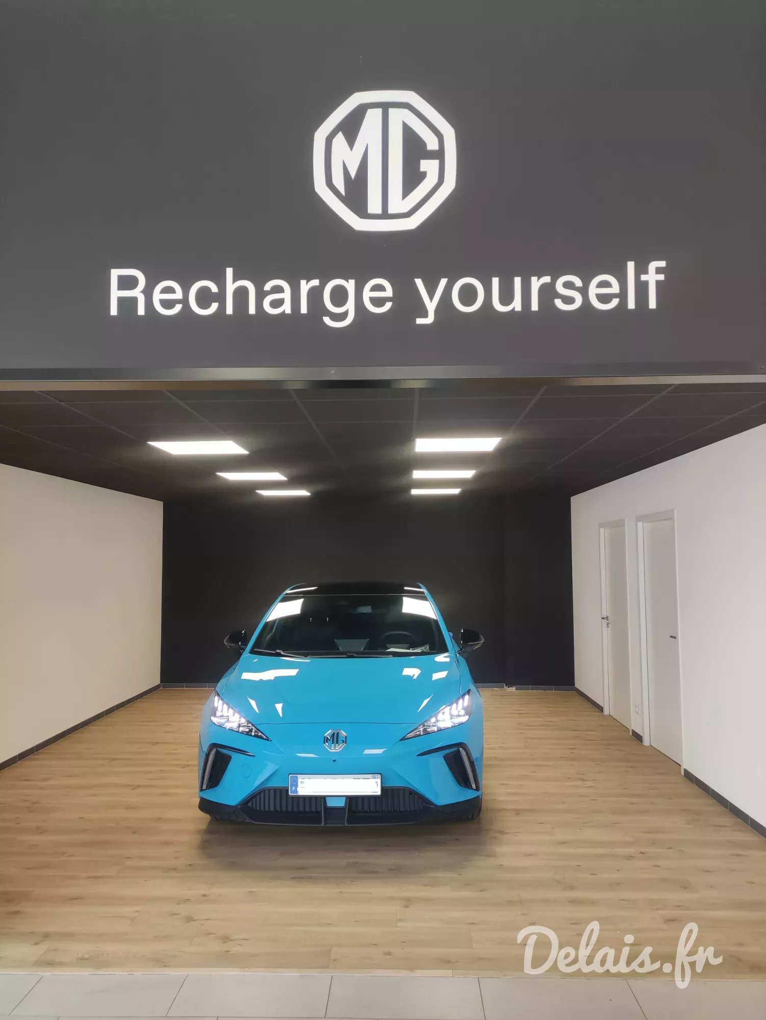 MG4 Brighton Blue Luxury
