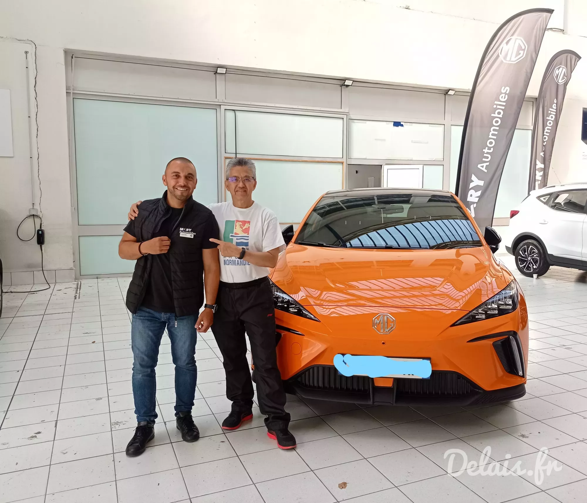 MG4 Fizzy Orange Luxury