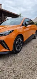 MG 4 Fizzy Orange Luxury de Rdad31