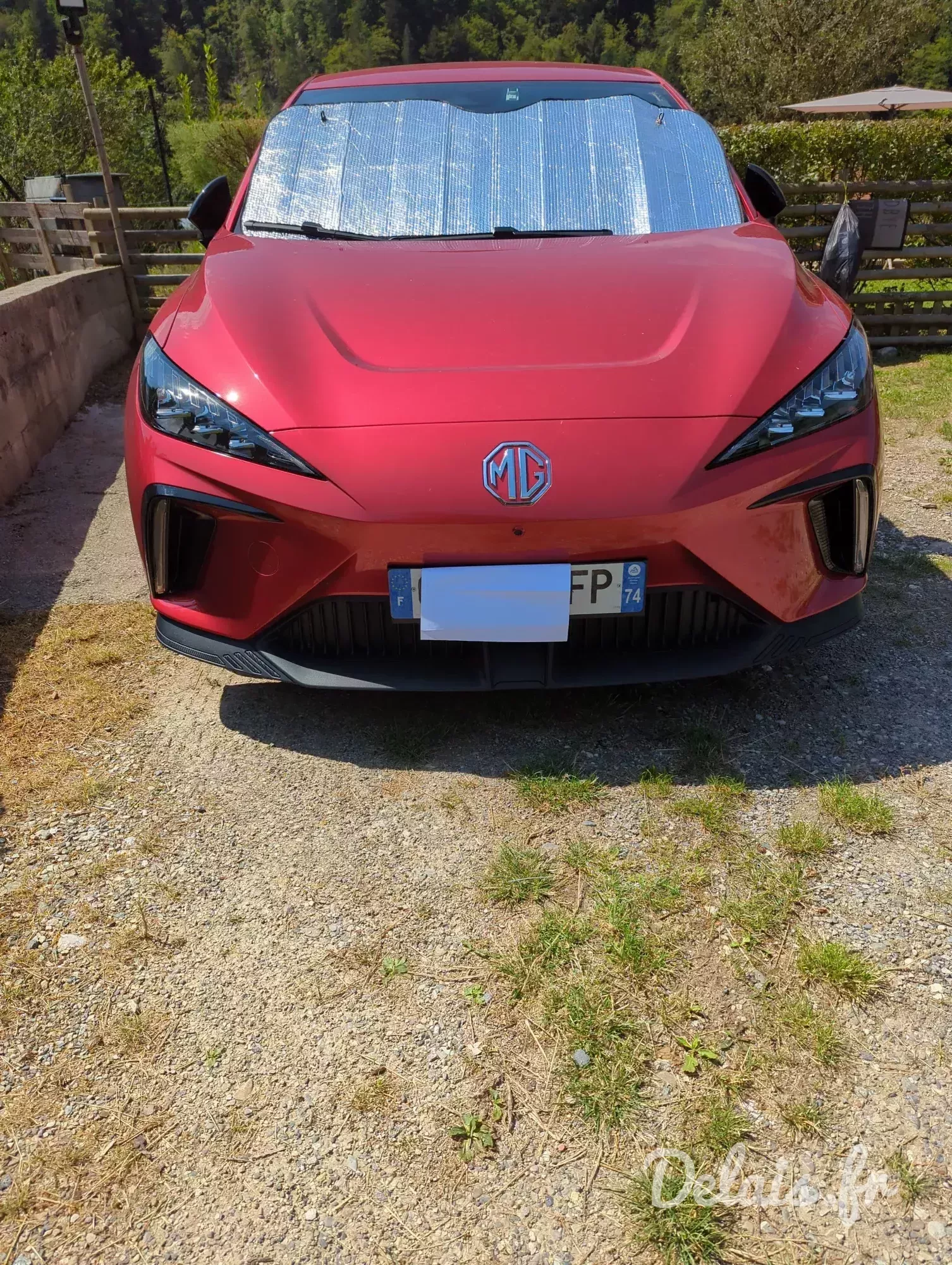 MG4 Diamond Red Luxury