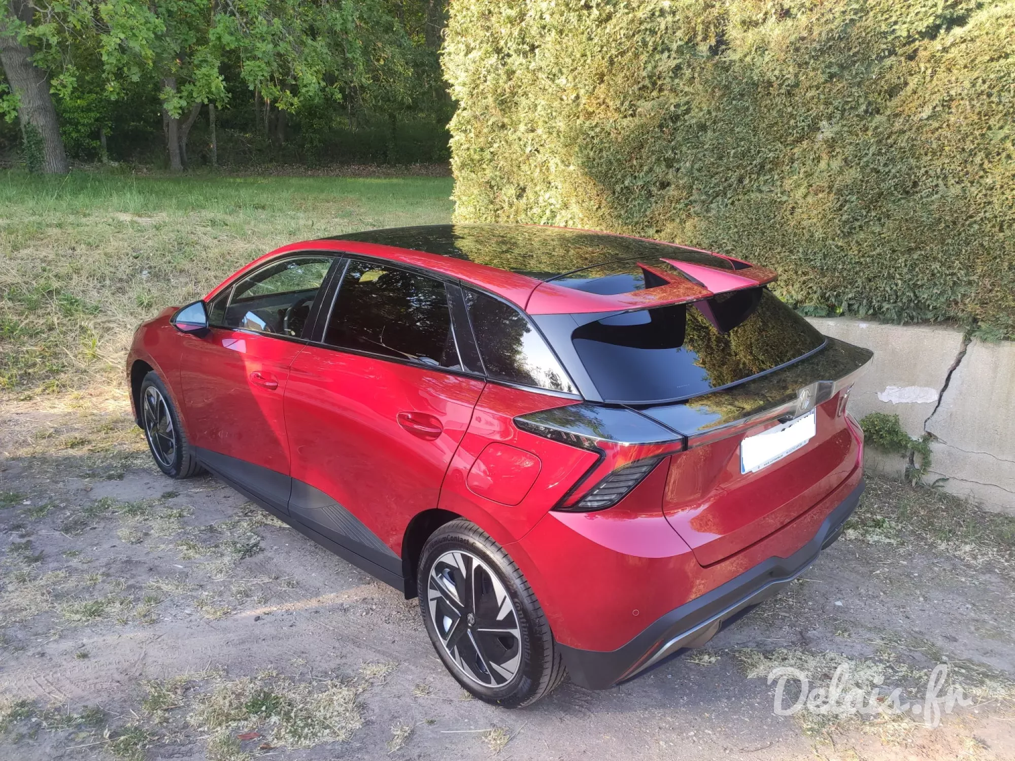 MG4 Diamond Red Luxury