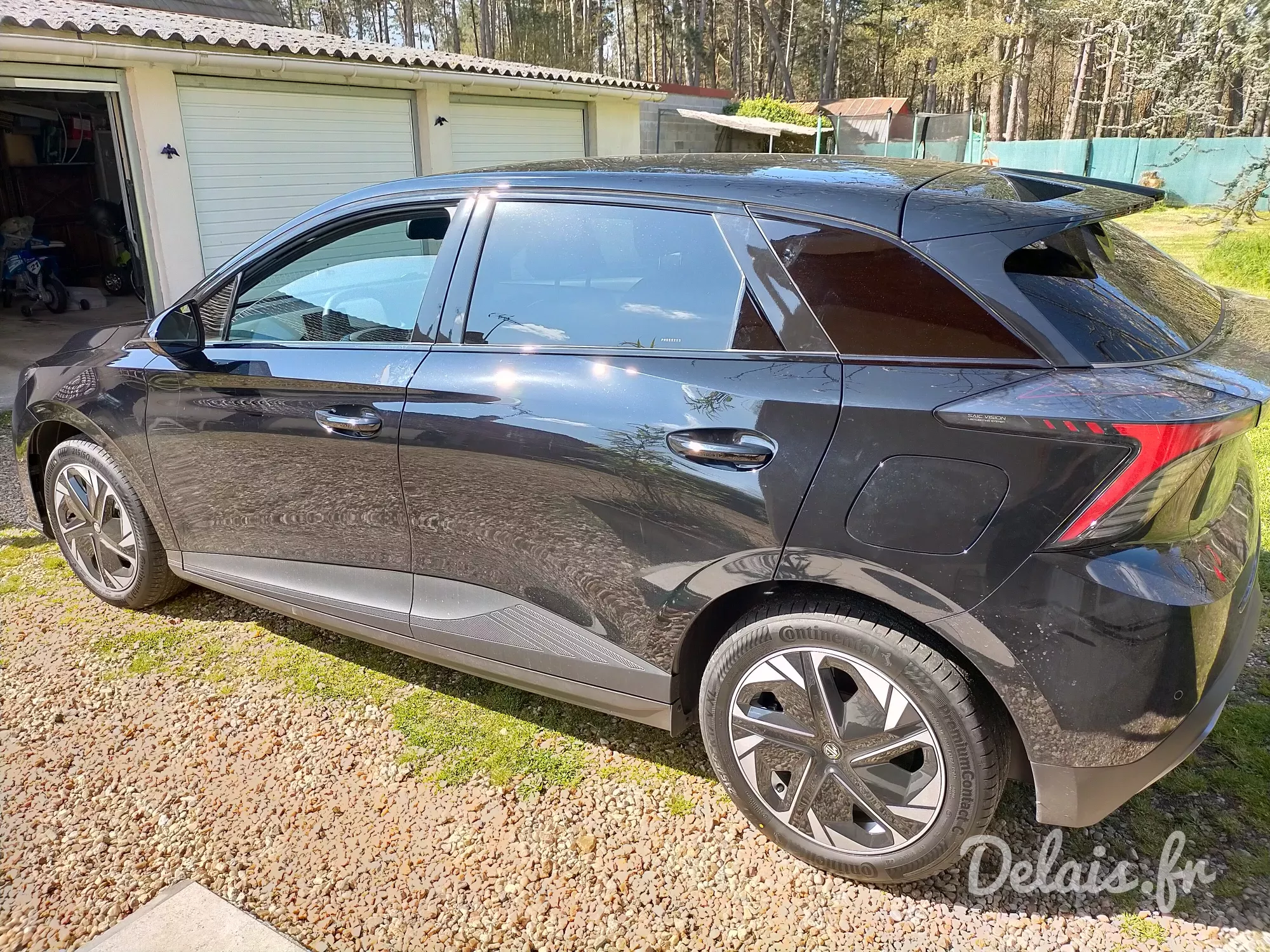 MG4 Pebble Black Luxury