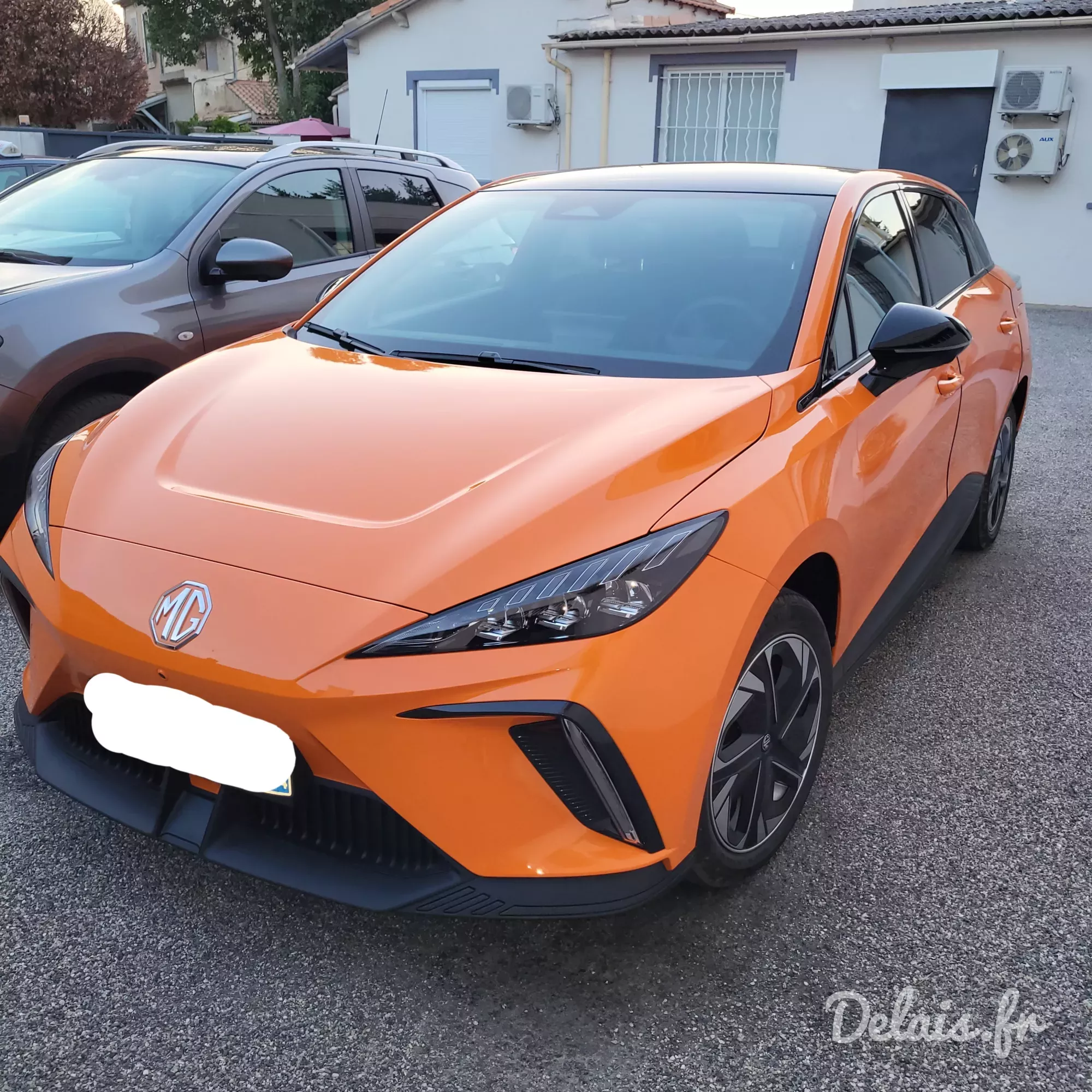 MG4 Fizzy Orange Luxury