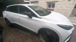 MG 4 Dover White Luxury de Loute