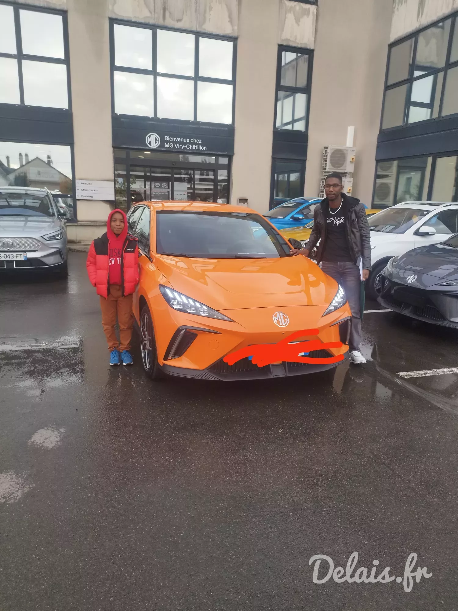 MG4 Fizzy Orange Luxury