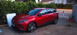 MG 4 Diamond Red Luxury de dugatie4