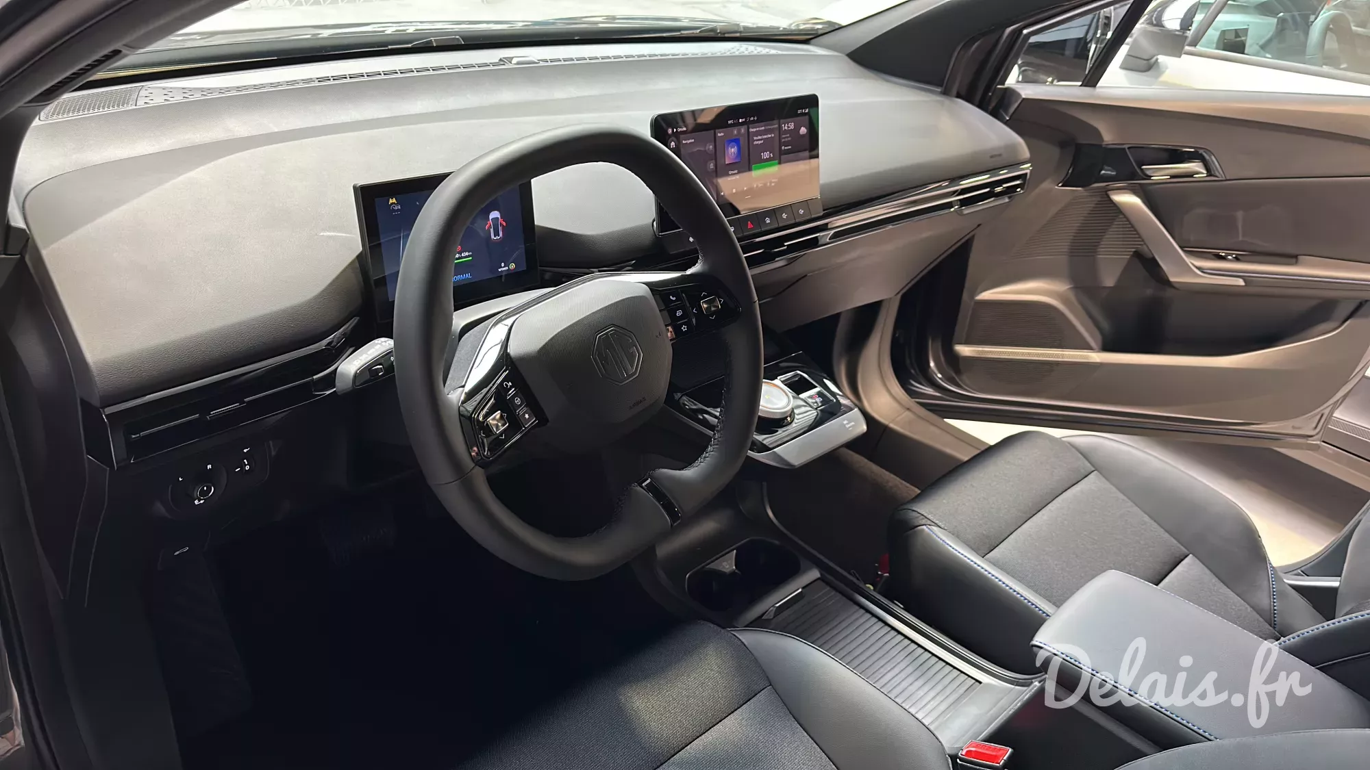 MG4 Andes Grey Luxury