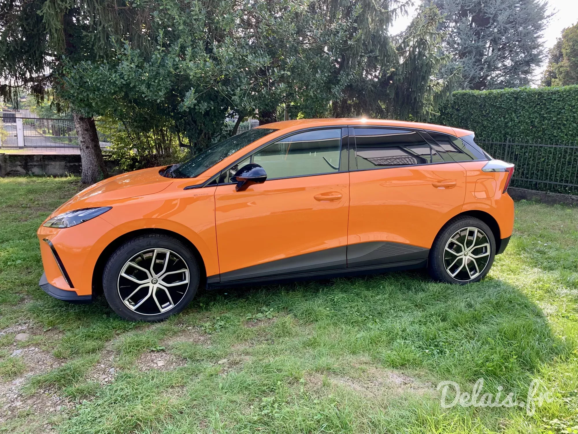 MG4 Fizzy Orange Luxury