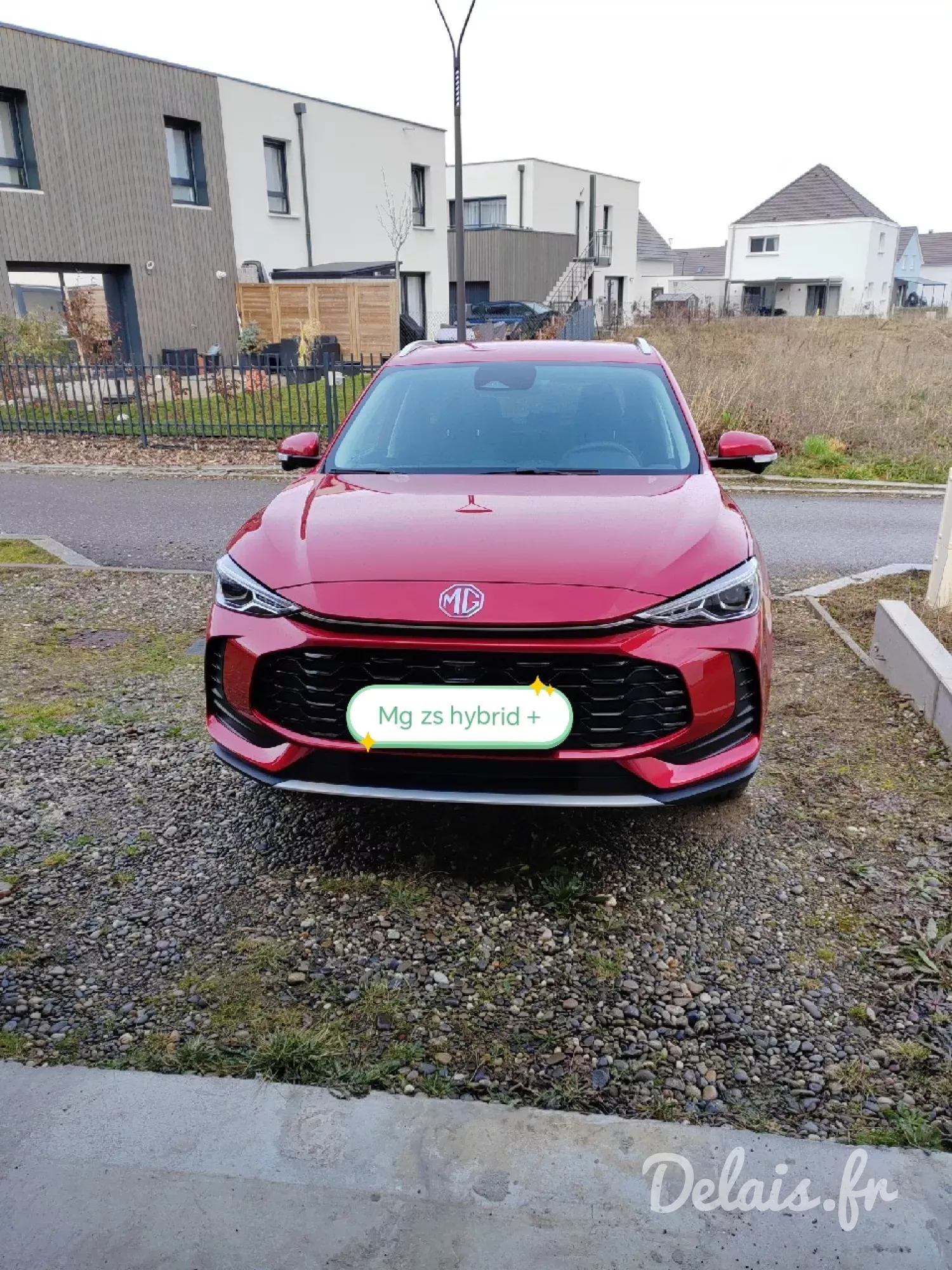 MG ZS Diamond Red Luxury
