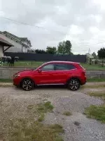 MG ZS Diamond Red Luxury de Laurent