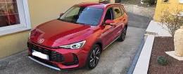 MG ZS Diamond Red Luxury  Kotolive