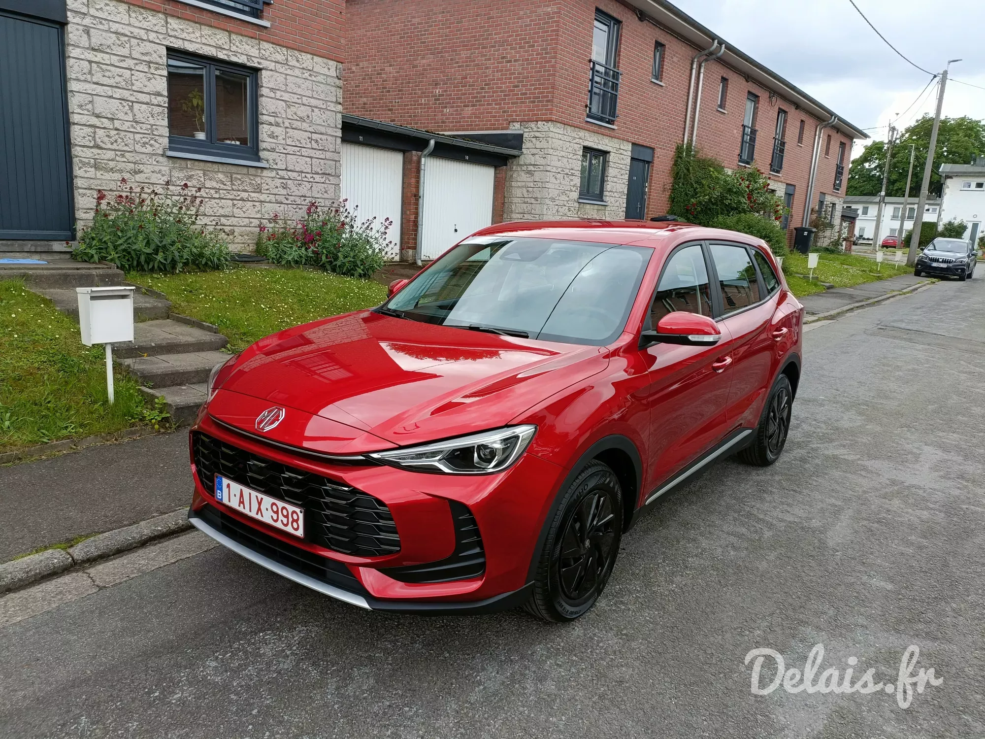 MG ZS Diamond Red Standard