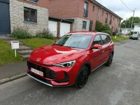 MG ZS Diamond Red Standard de Rudymo