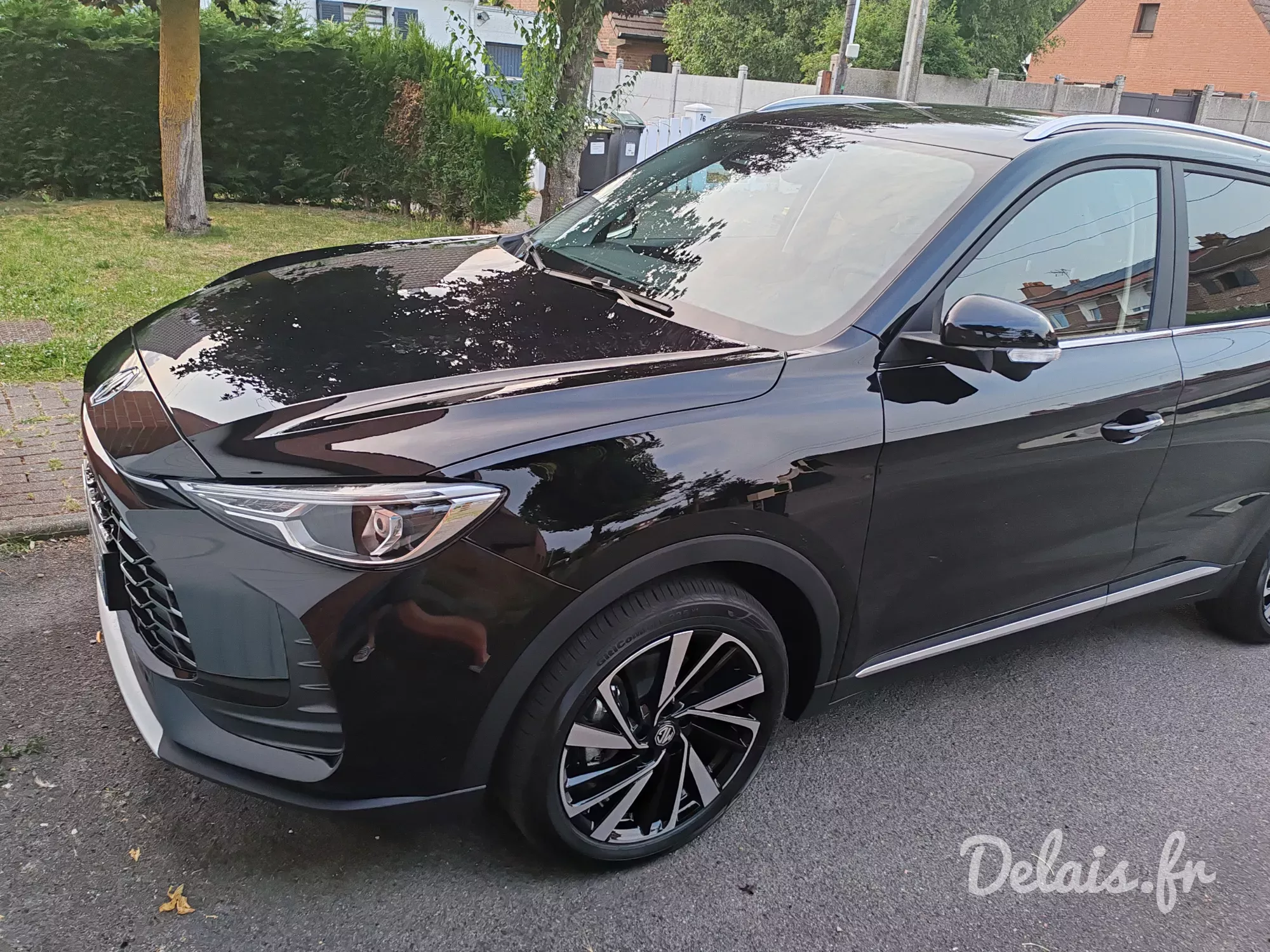 MG ZS Pebble Black Luxury