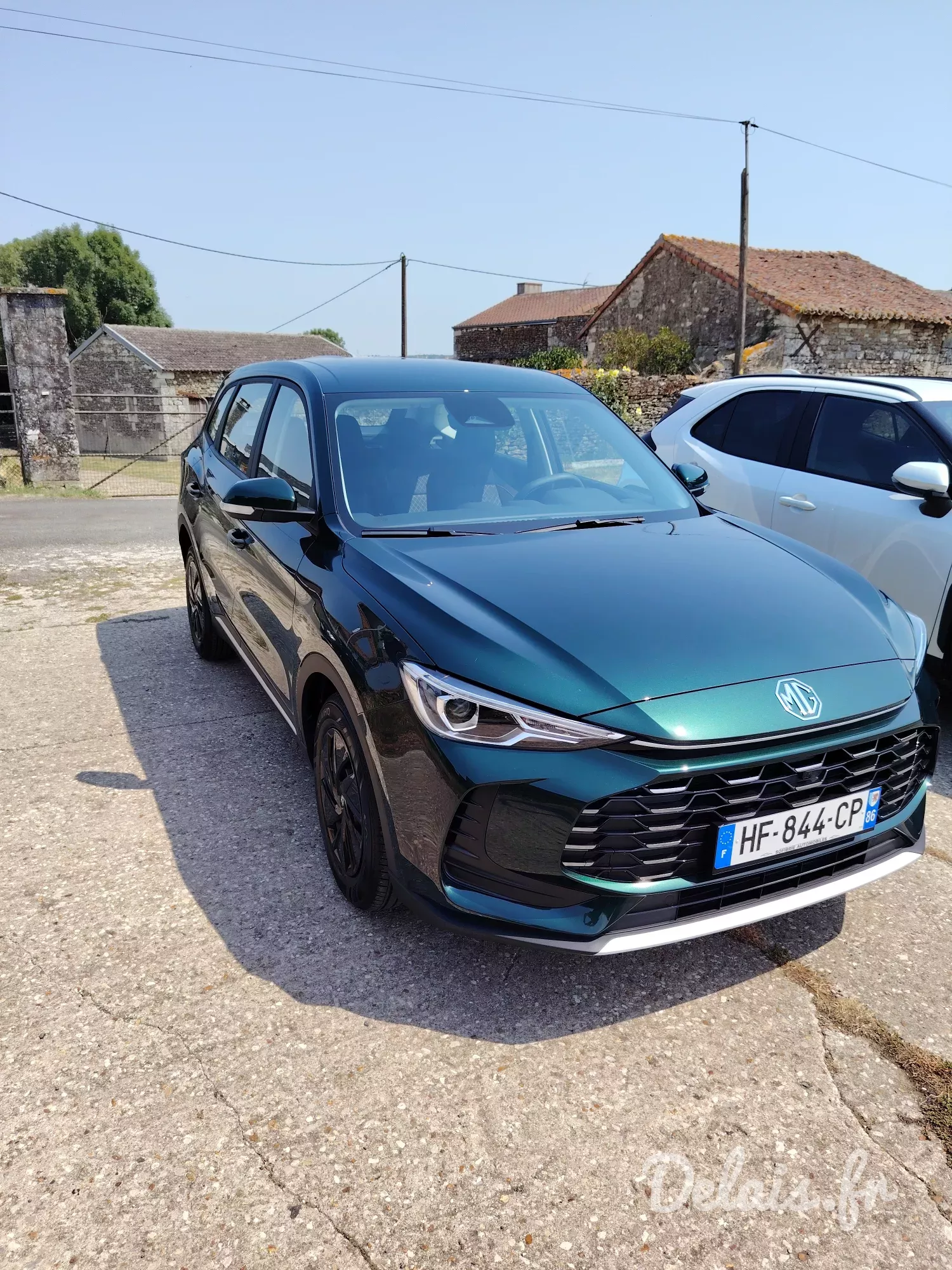 MG ZS Emerald Green Standard