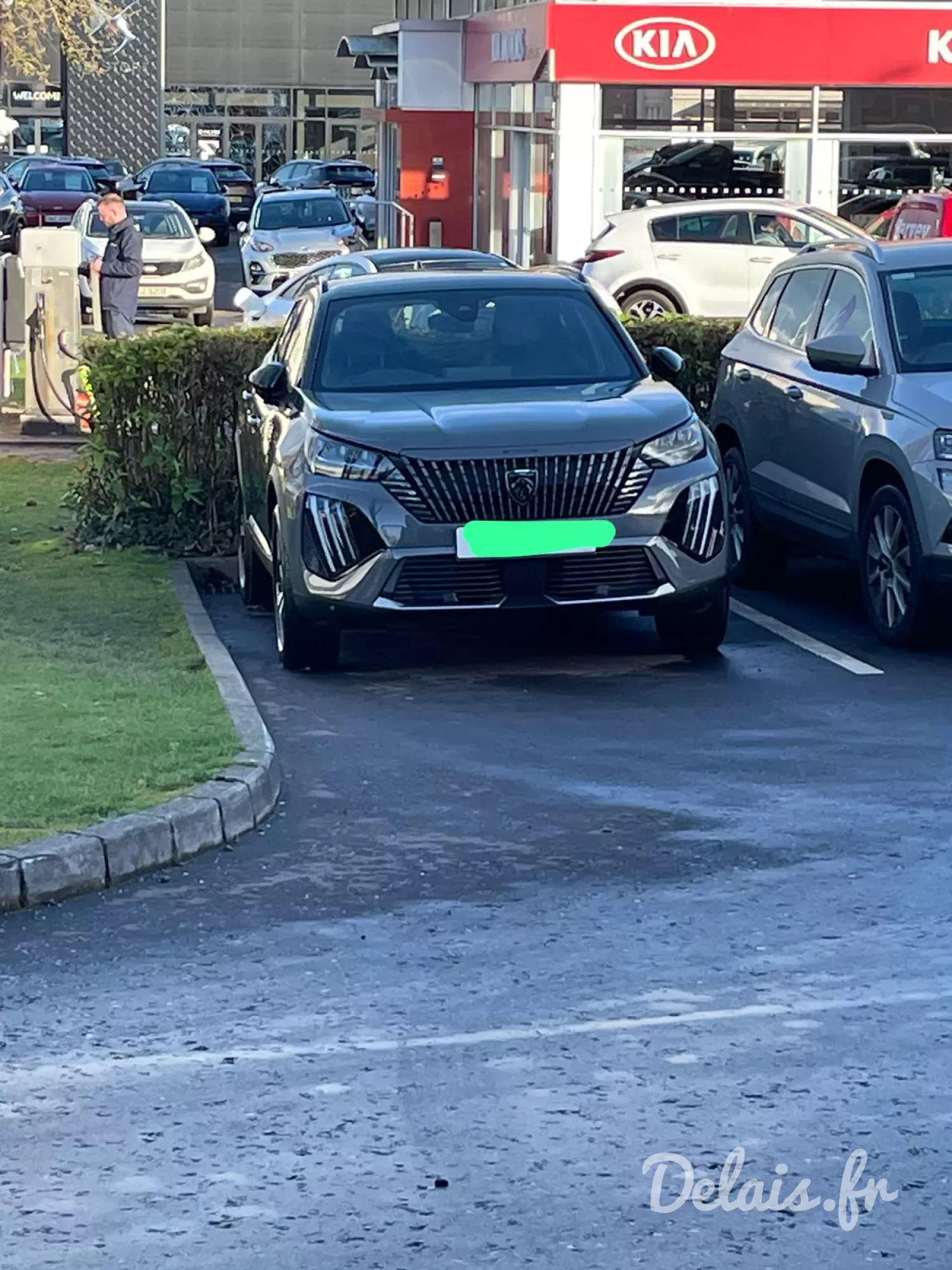Peugeot 2008 Gris Platinium GT