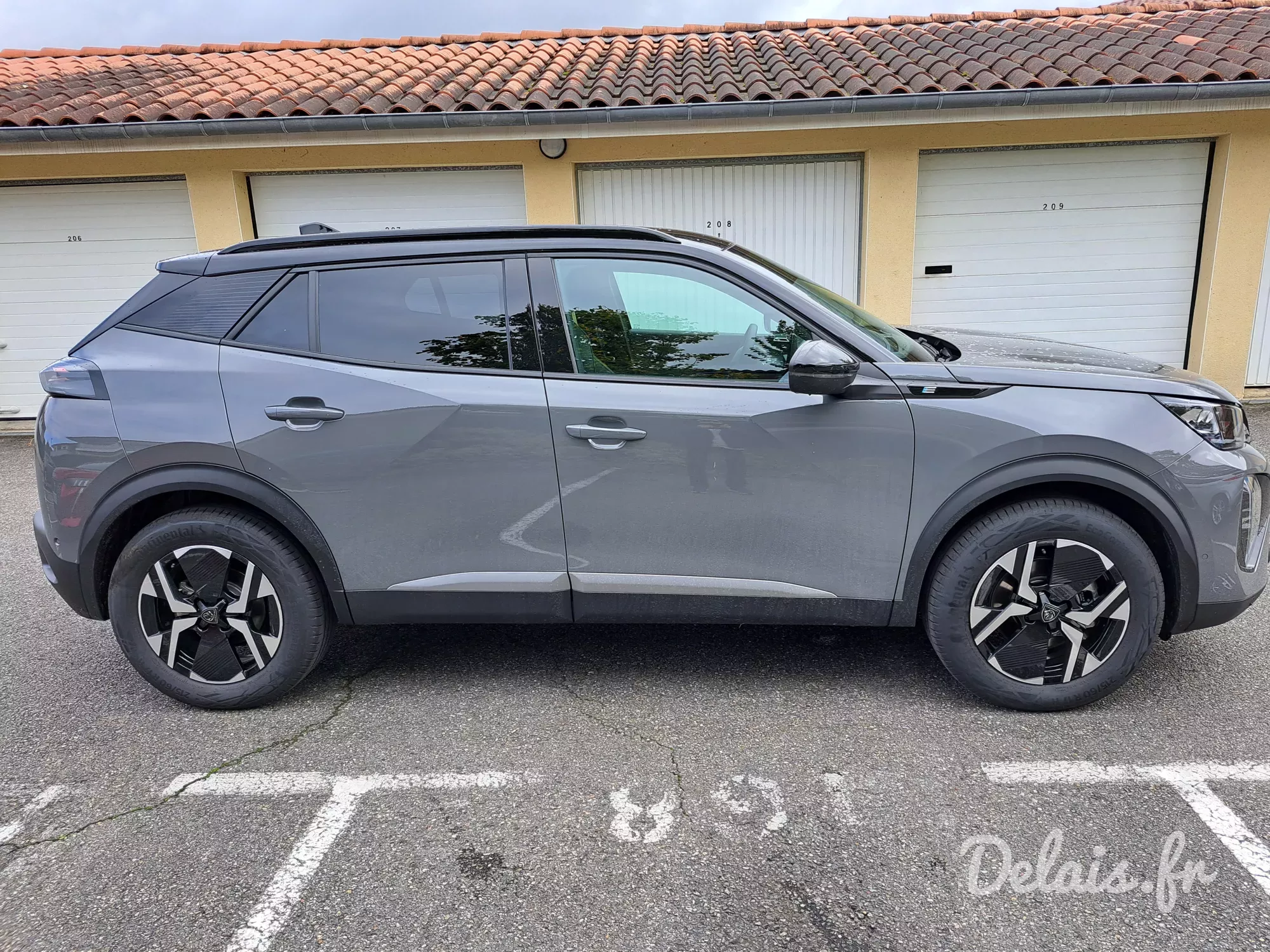 Peugeot 2008 Gris Selenium GT