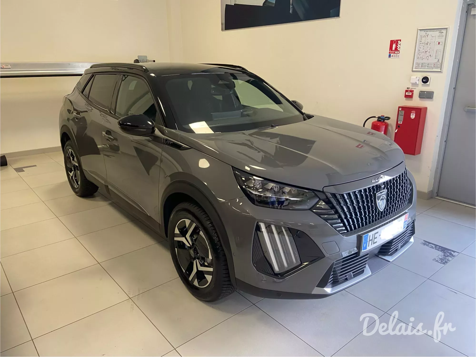 Peugeot 2008 Gris Selenium GT