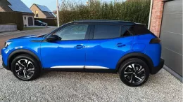 Peugeot 2008 Bleu Vertigo Allure de Alisson