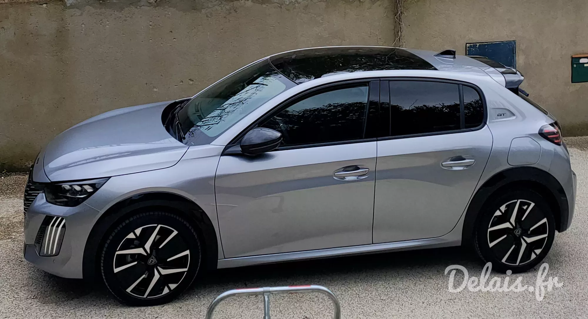 Peugeot 208 Gris Artense GT