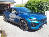 Peugeot 408 Bleu Obsession GT de Lou Viel