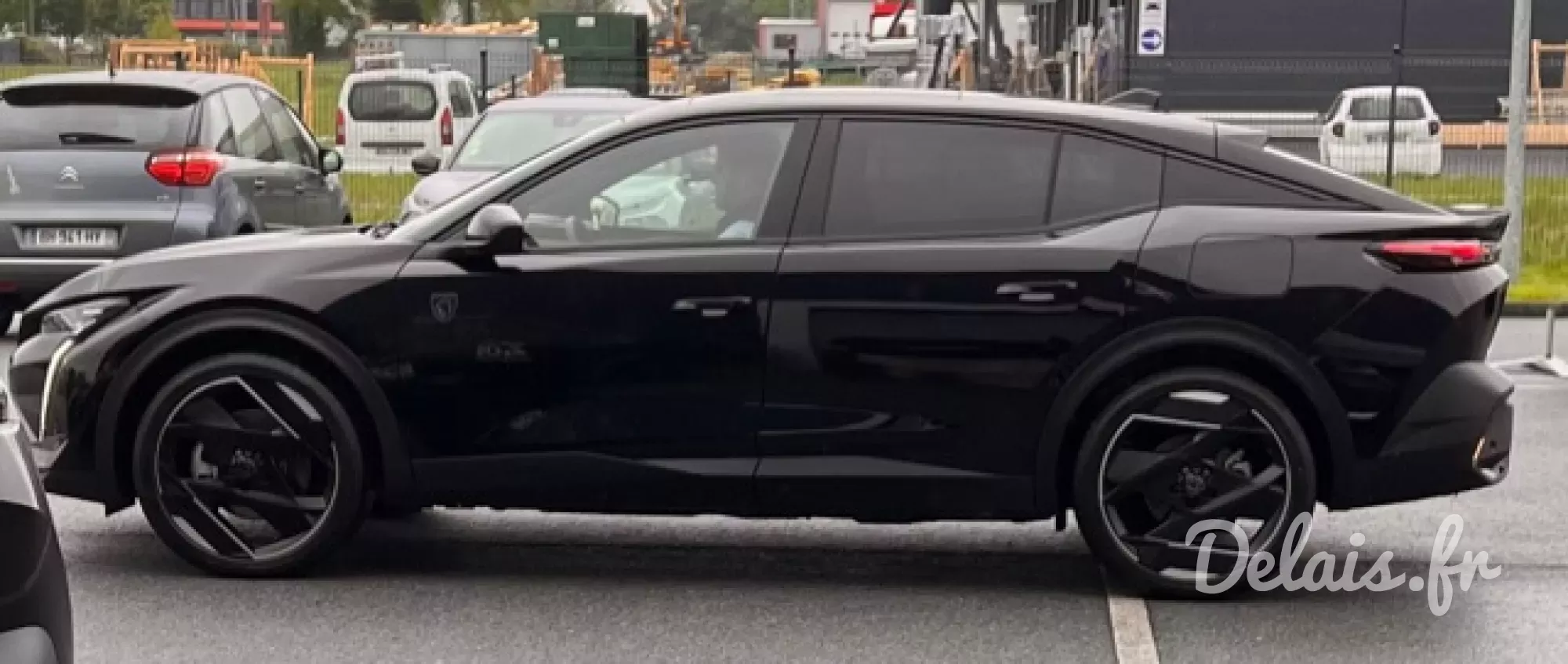 Peugeot 408 Noir Perla Nera GT
